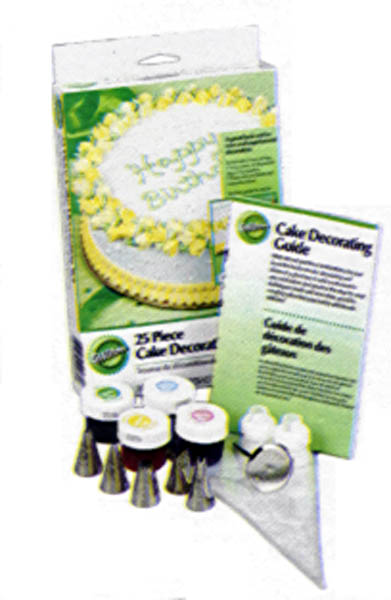 25 Piece Cake Decorating Set