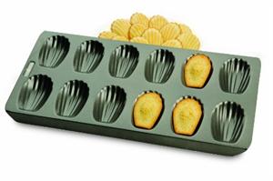12 Cavity NonStick Madeleine Pan